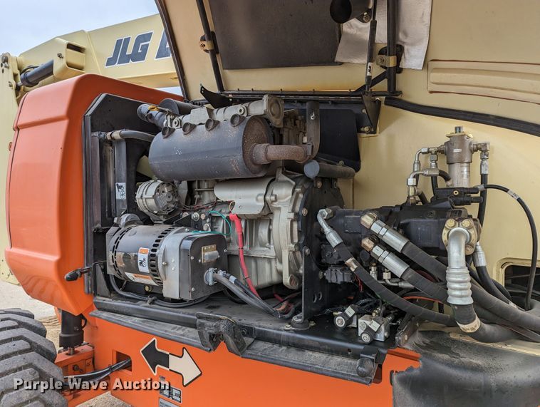 image for item LP9098 2004 JLG 800AJ  boom lift