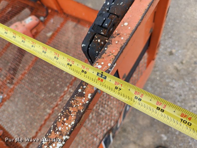 image for item LP9098 2004 JLG 800AJ  boom lift