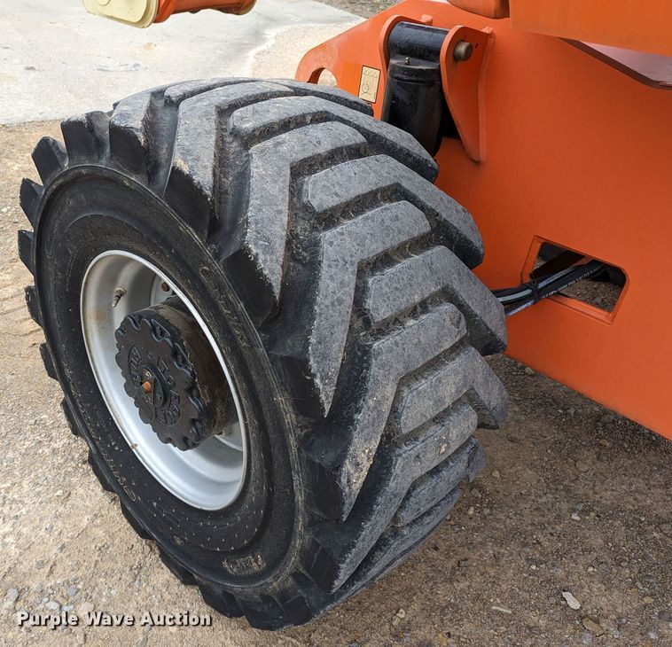 image for item LP9098 2004 JLG 800AJ  boom lift