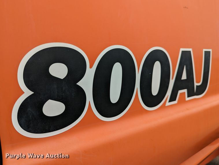 image for item LP9098 2004 JLG 800AJ  boom lift