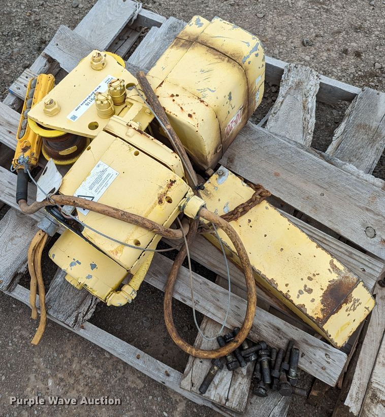 image for item LP9116 Acco Wright-Way  hoist