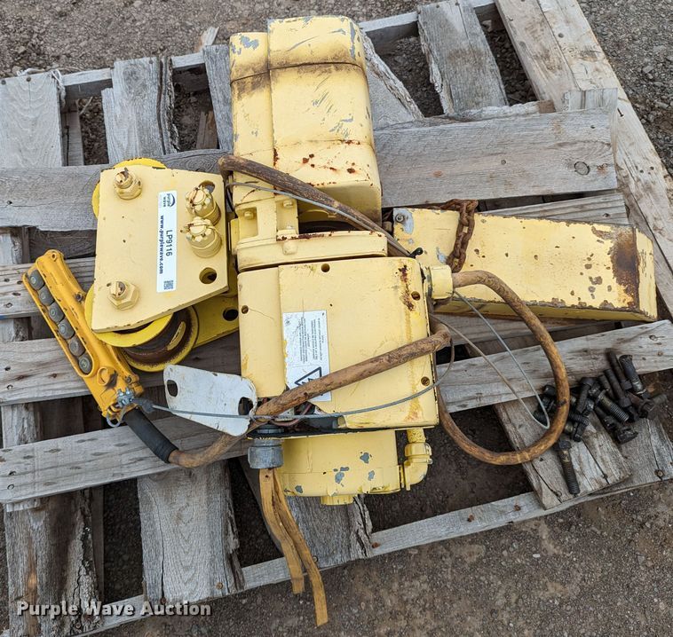 image for item LP9116 Acco Wright-Way  hoist