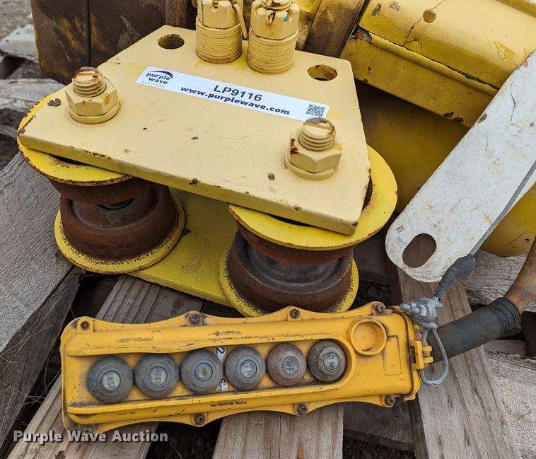 image for item LP9116 Acco Wright-Way  hoist