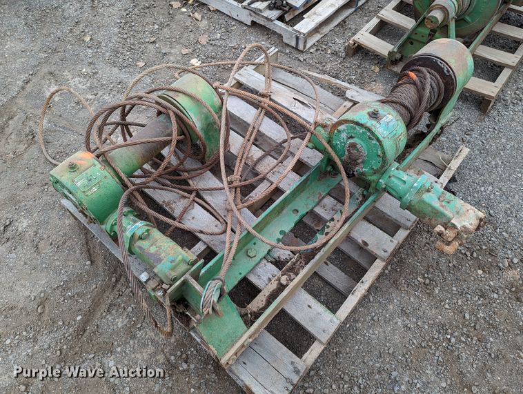 image for item LP9124 (3) Braden winches