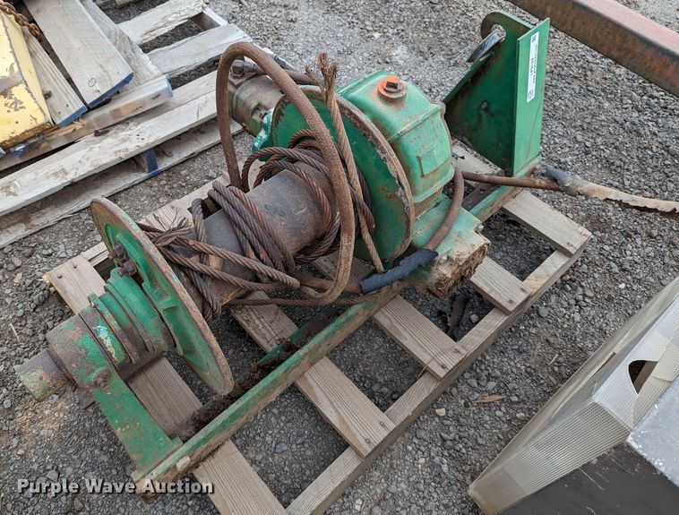 image for item LP9124 (3) Braden winches