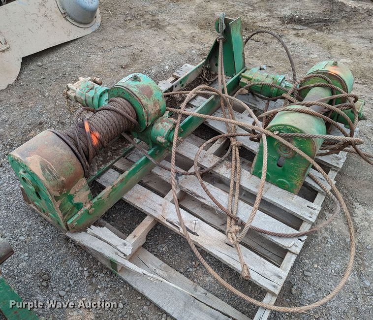 image for item LP9124 (3) Braden winches