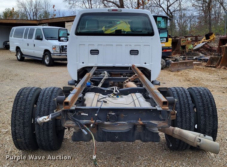 image for item LR9089 2012 Ford F550 Super Duty XL  truck cab and chassis