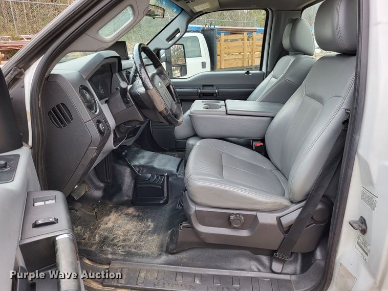 image for item LR9089 2012 Ford F550 Super Duty XL  truck cab and chassis