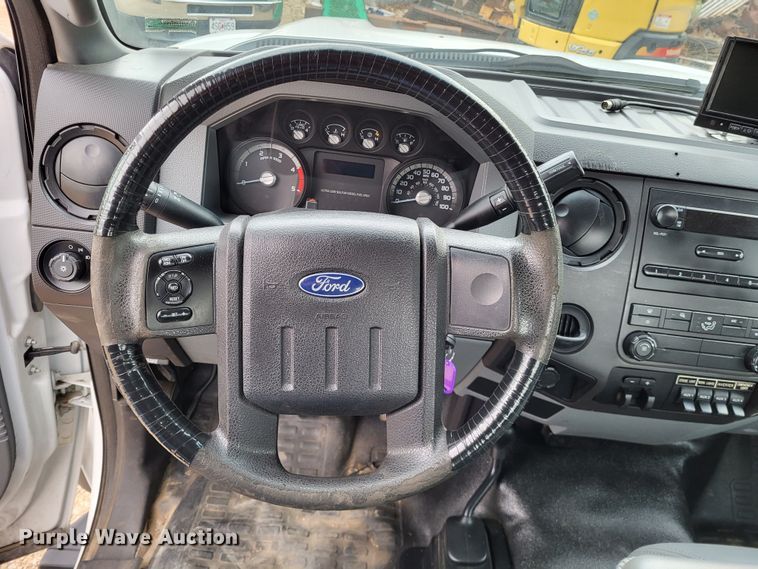 image for item LR9089 2012 Ford F550 Super Duty XL  truck cab and chassis