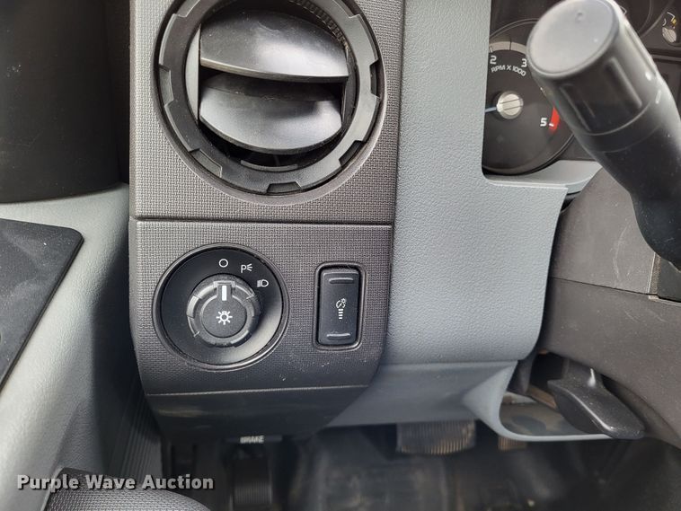 image for item LR9089 2012 Ford F550 Super Duty XL  truck cab and chassis