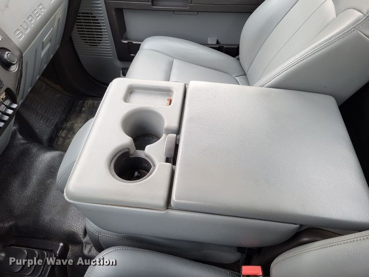 image for item LR9089 2012 Ford F550 Super Duty XL  truck cab and chassis