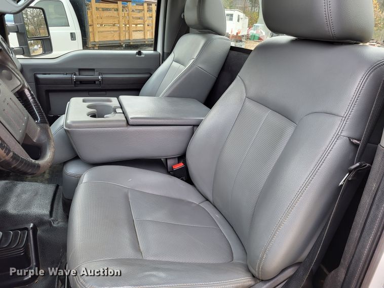 image for item LR9089 2012 Ford F550 Super Duty XL  truck cab and chassis