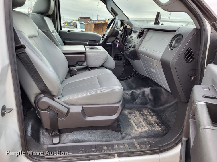 image for item LR9089 2012 Ford F550 Super Duty XL  truck cab and chassis