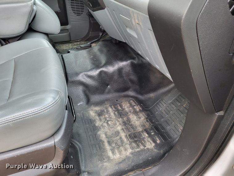 image for item LR9089 2012 Ford F550 Super Duty XL  truck cab and chassis