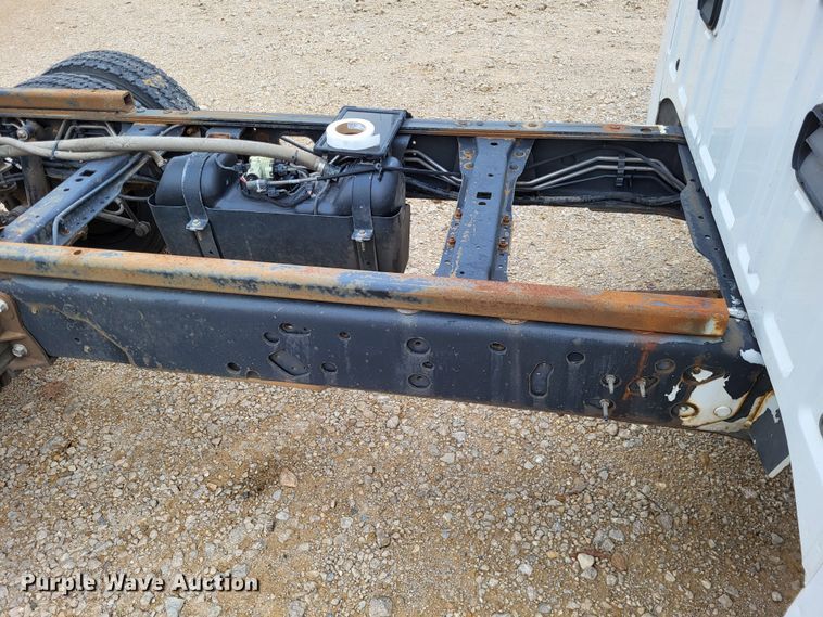 image for item LR9089 2012 Ford F550 Super Duty XL  truck cab and chassis