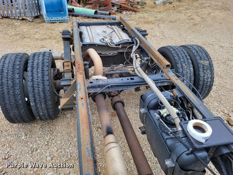 image for item LR9089 2012 Ford F550 Super Duty XL  truck cab and chassis