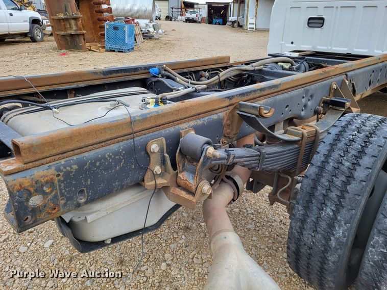 image for item LR9089 2012 Ford F550 Super Duty XL  truck cab and chassis