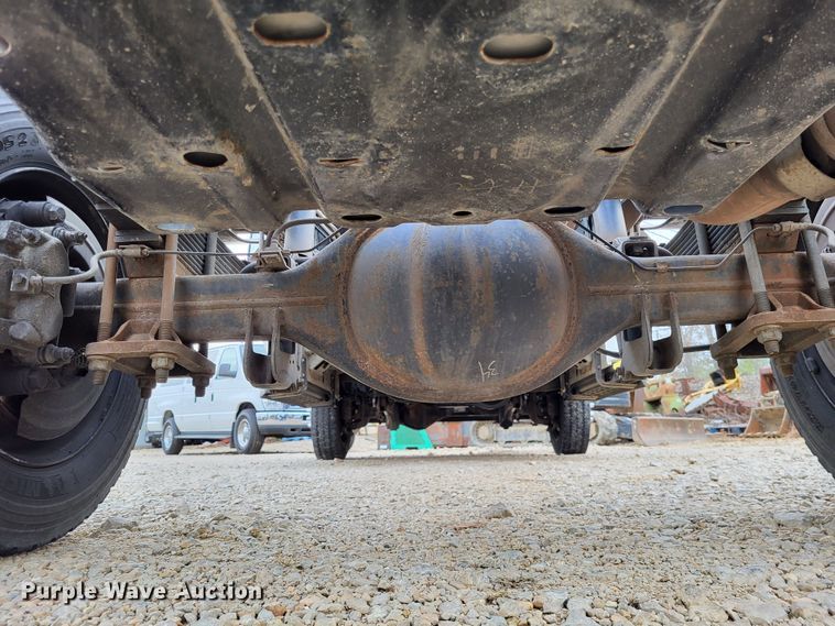 image for item LR9089 2012 Ford F550 Super Duty XL  truck cab and chassis