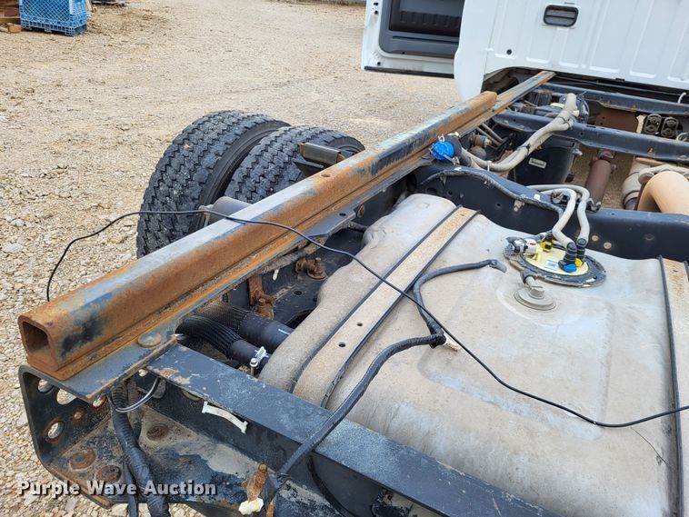 image for item LR9089 2012 Ford F550 Super Duty XL  truck cab and chassis