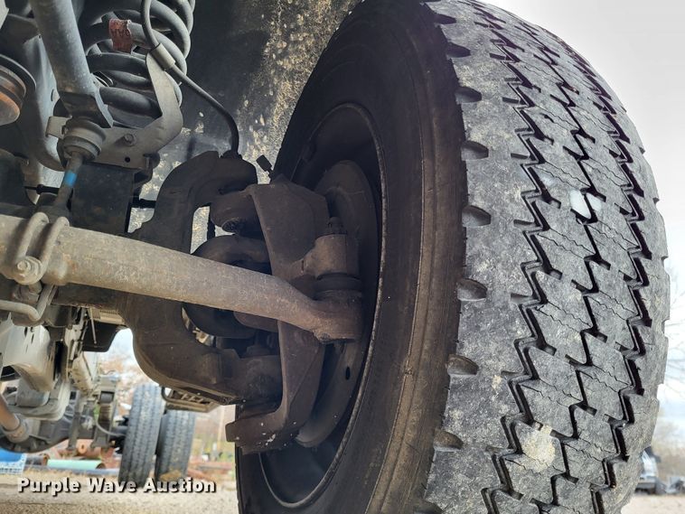 image for item LR9089 2012 Ford F550 Super Duty XL  truck cab and chassis