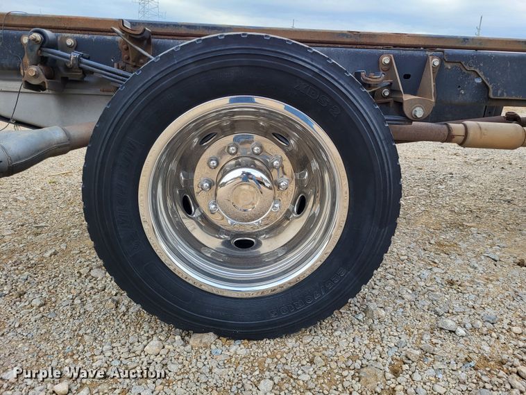 image for item LR9089 2012 Ford F550 Super Duty XL  truck cab and chassis