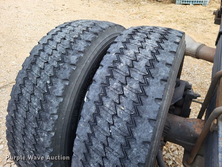 image for item LR9089 2012 Ford F550 Super Duty XL  truck cab and chassis