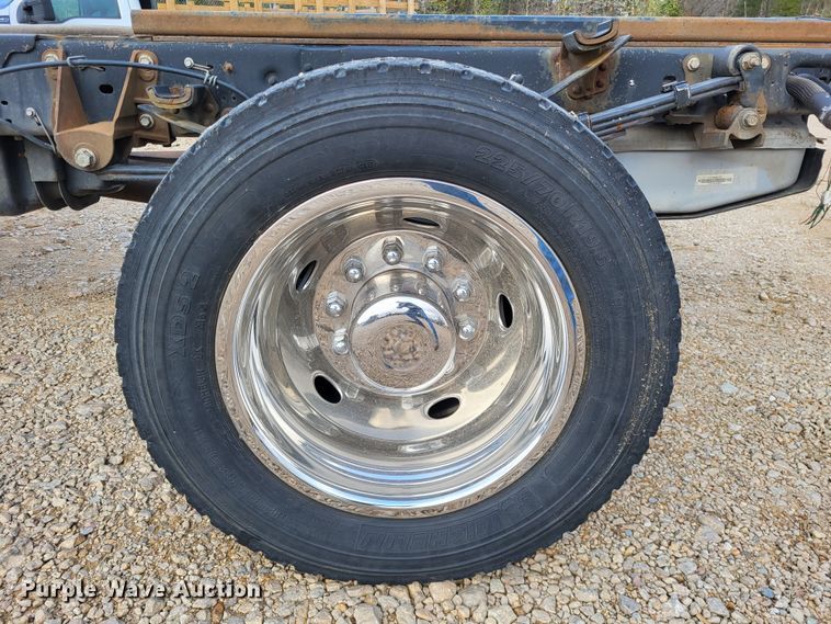 image for item LR9089 2012 Ford F550 Super Duty XL  truck cab and chassis