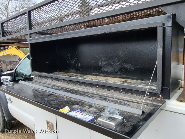 image for item LR9090 2012 Ford F550 Super Duty XL  utility / service truck