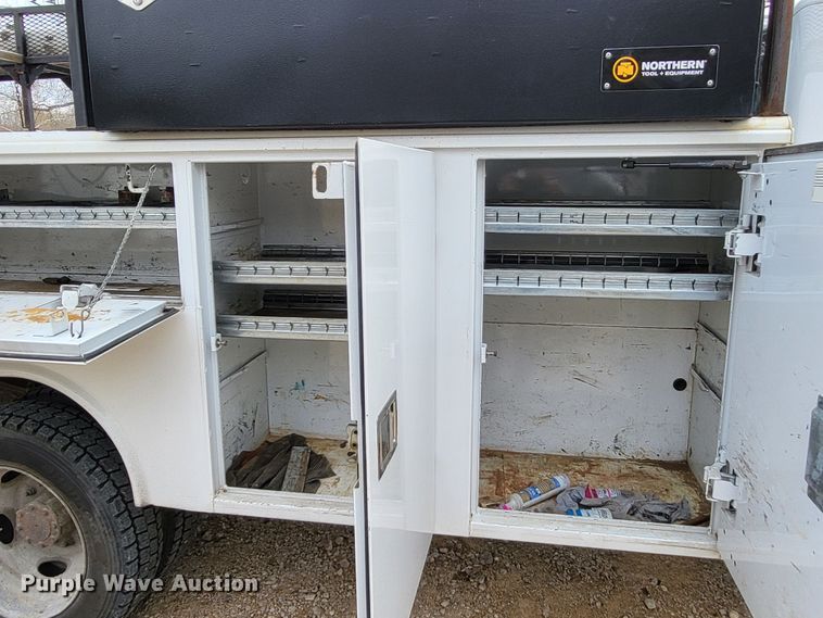 image for item LR9090 2012 Ford F550 Super Duty XL  utility / service truck