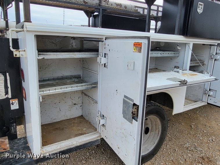 image for item LR9090 2012 Ford F550 Super Duty XL  utility / service truck