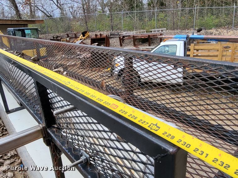 image for item LR9090 2012 Ford F550 Super Duty XL  utility / service truck