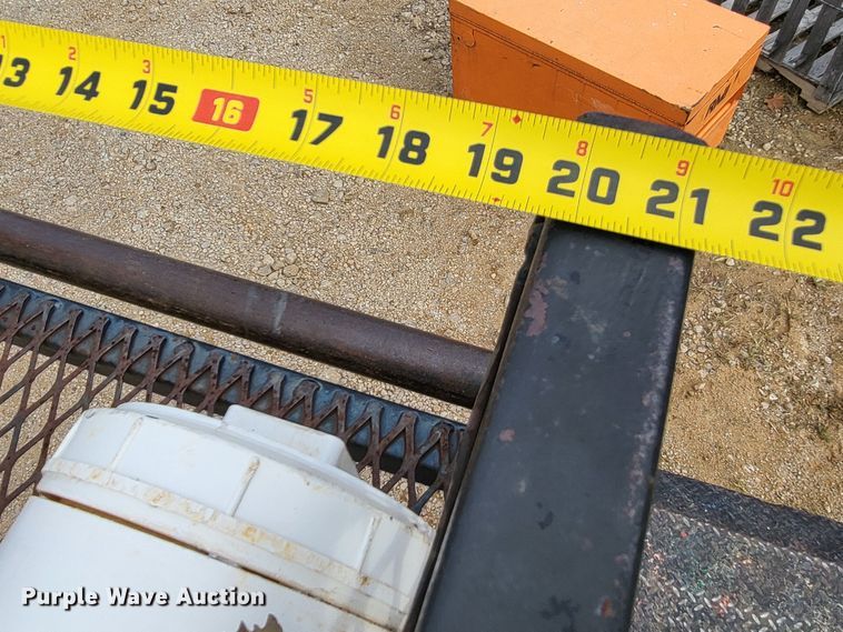 image for item LR9090 2012 Ford F550 Super Duty XL  utility / service truck