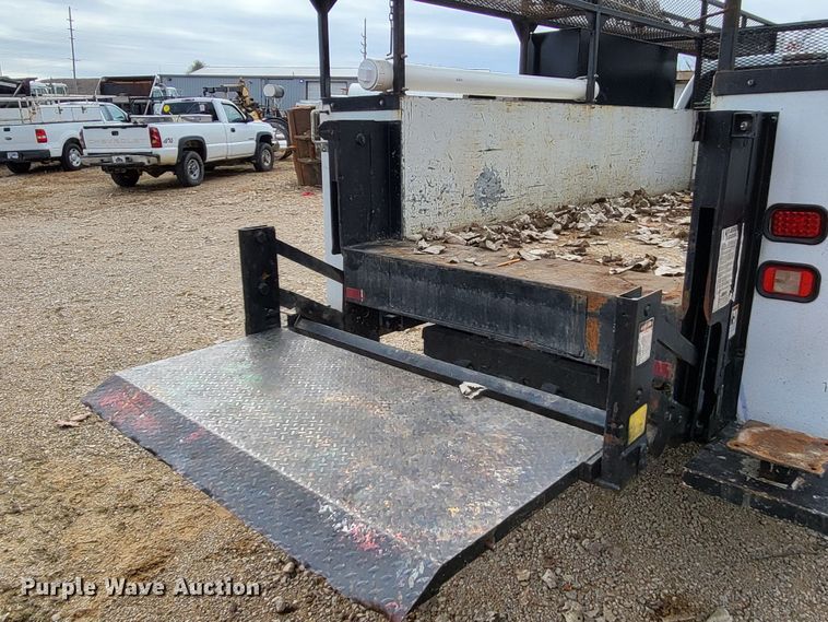 image for item LR9090 2012 Ford F550 Super Duty XL  utility / service truck