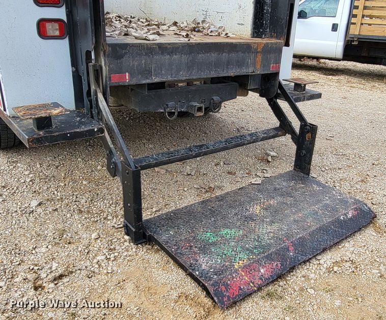 image for item LR9090 2012 Ford F550 Super Duty XL  utility / service truck