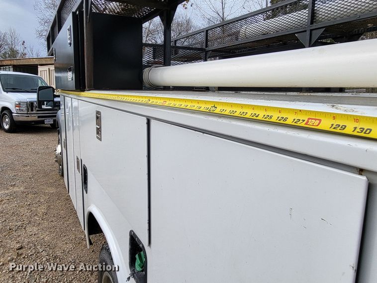 image for item LR9090 2012 Ford F550 Super Duty XL  utility / service truck