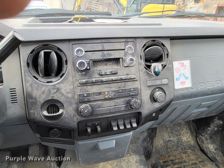 image for item LR9090 2012 Ford F550 Super Duty XL  utility / service truck