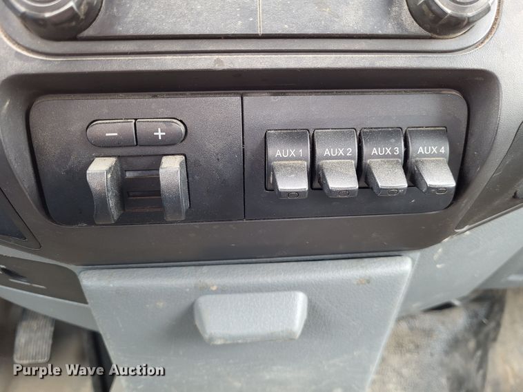 image for item LR9090 2012 Ford F550 Super Duty XL  utility / service truck