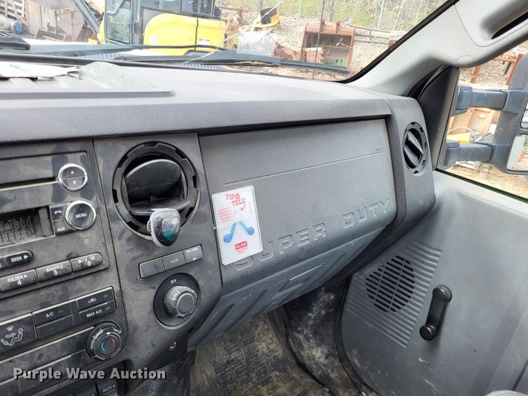 image for item LR9090 2012 Ford F550 Super Duty XL  utility / service truck