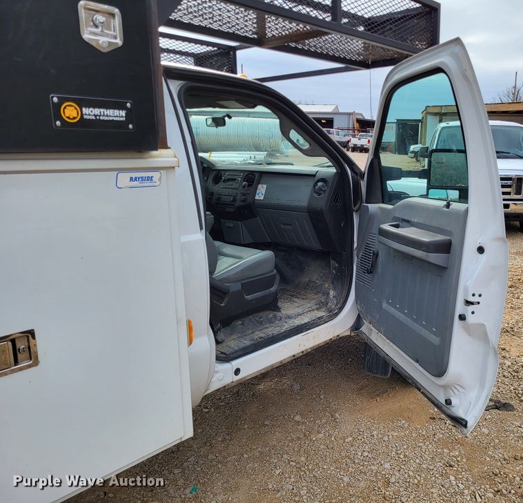 image for item LR9090 2012 Ford F550 Super Duty XL  utility / service truck