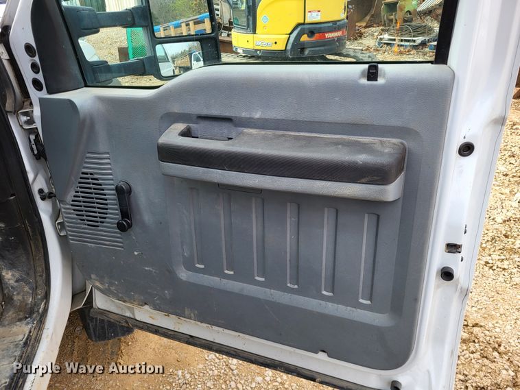 image for item LR9090 2012 Ford F550 Super Duty XL  utility / service truck