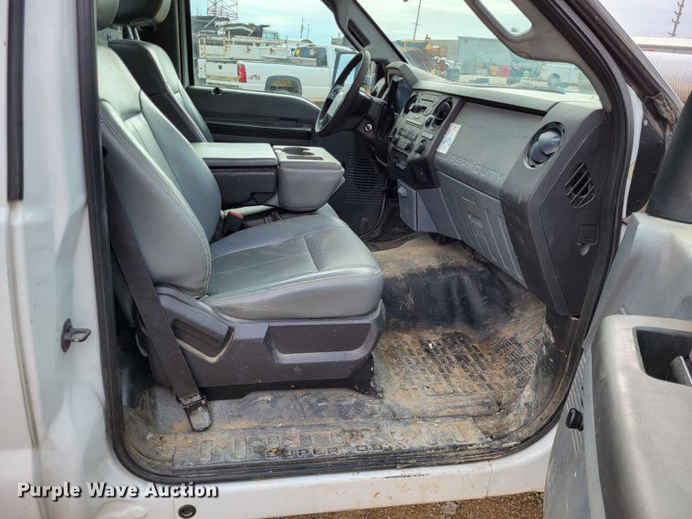 image for item LR9090 2012 Ford F550 Super Duty XL  utility / service truck