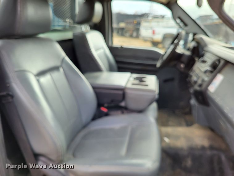 image for item LR9090 2012 Ford F550 Super Duty XL  utility / service truck