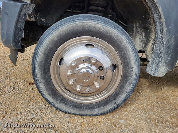 image for item LR9090 2012 Ford F550 Super Duty XL  utility / service truck