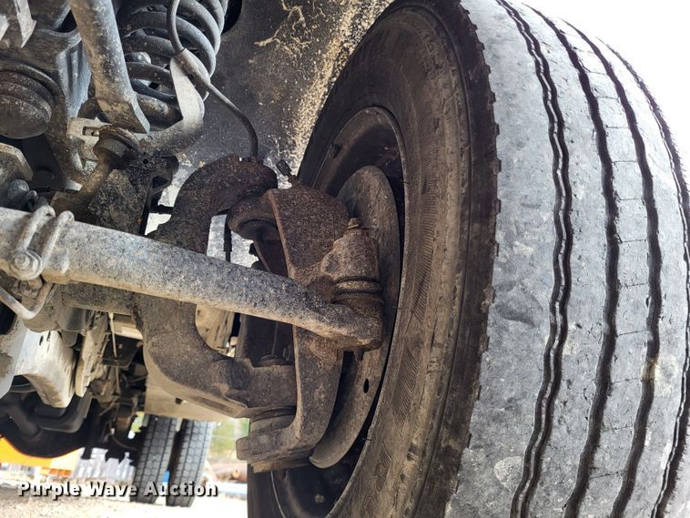 image for item LR9090 2012 Ford F550 Super Duty XL  utility / service truck