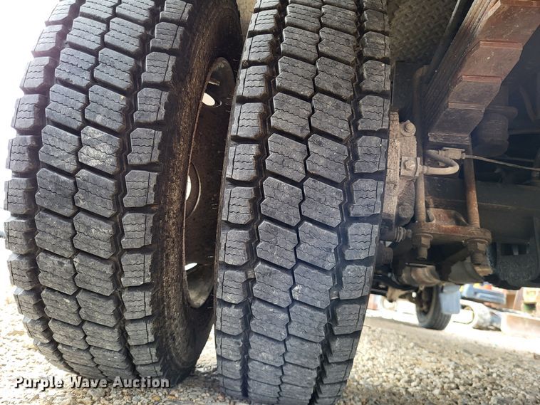 image for item LR9090 2012 Ford F550 Super Duty XL  utility / service truck