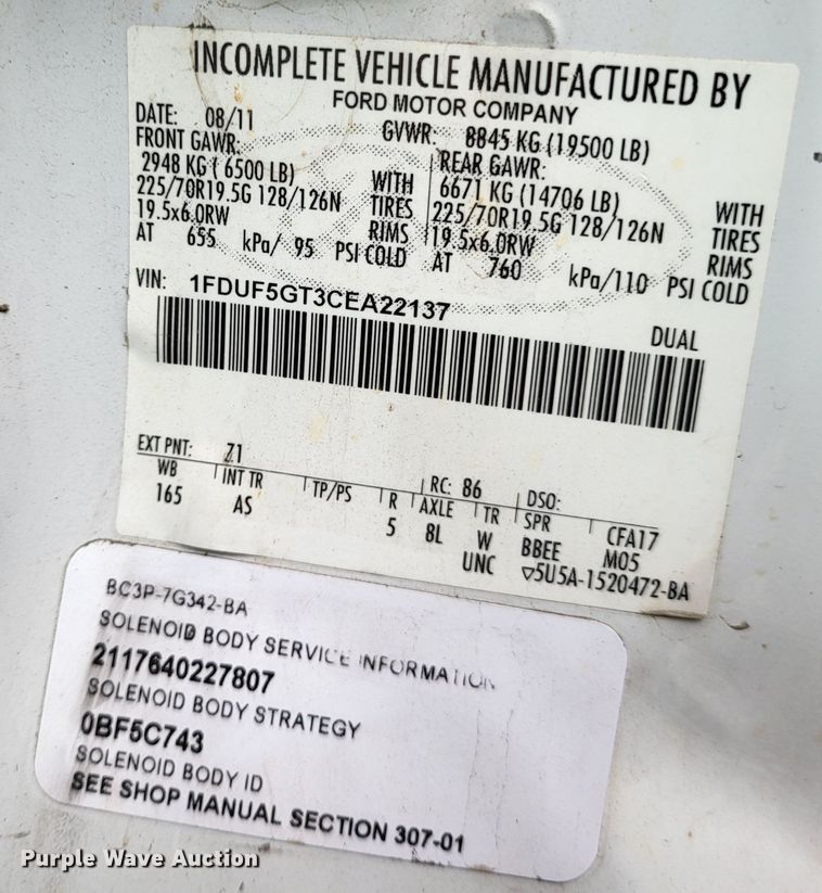 image for item LR9090 2012 Ford F550 Super Duty XL  utility / service truck