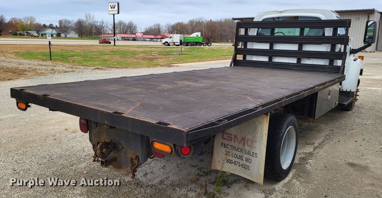image for item LR9095 2003 Chevrolet C5500  flatbed truck