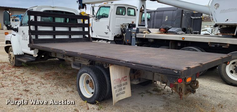 image for item LR9095 2003 Chevrolet C5500  flatbed truck