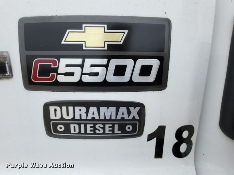 image for item LR9095 2003 Chevrolet C5500  flatbed truck