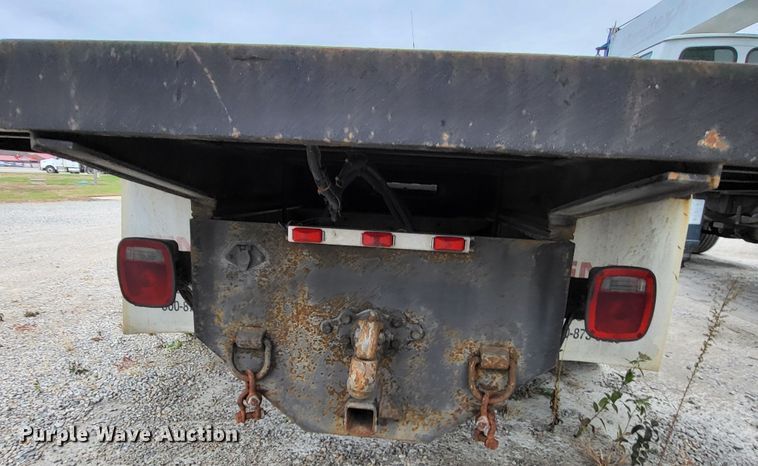 image for item LR9095 2003 Chevrolet C5500  flatbed truck